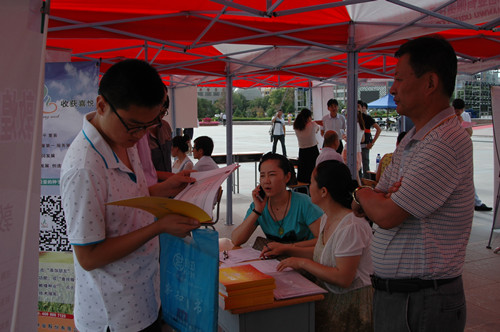 筑巢引鳳，吸納人才 敦煌種業(yè)參加酒泉市人社局組織的大型人才招聘會