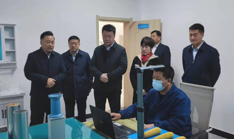 酒泉市政府黨組成員、副市長(zhǎng)哈里別克來(lái)敦煌種業(yè)調(diào)研指導(dǎo)工作